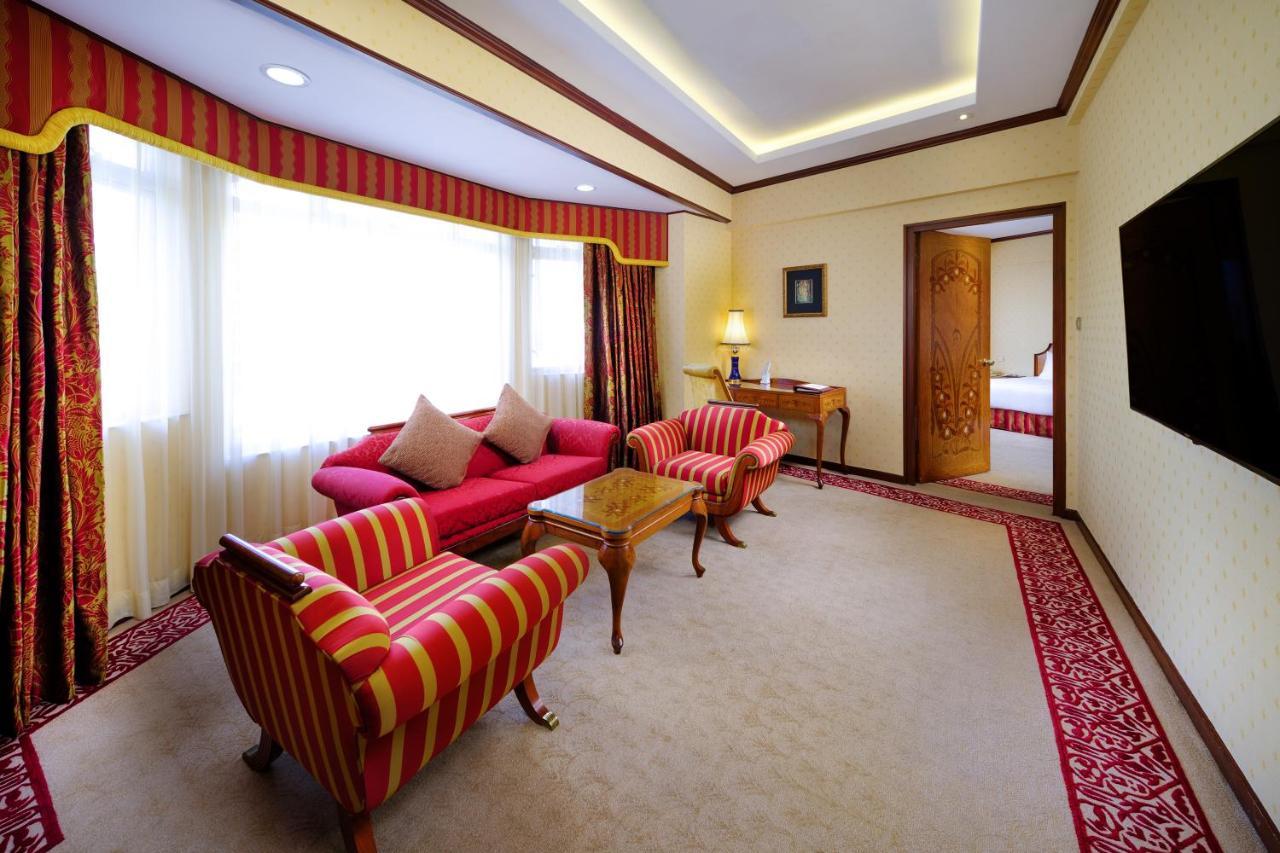 Lisboa Hotel 5*